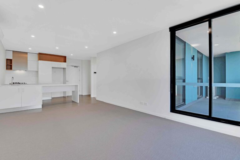 empty-unfurnished-brand-new-apartment (1)